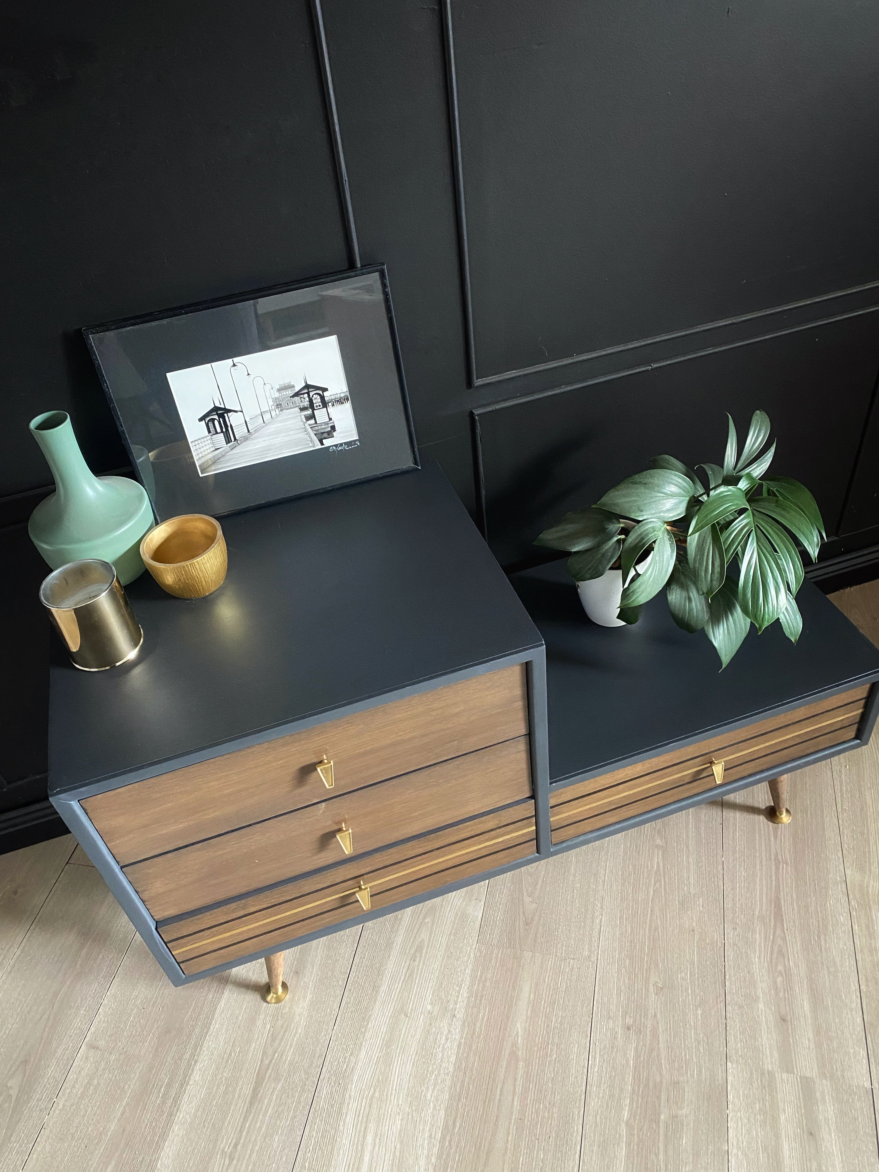 MID CENTURY MODERN TWO TIERED DRESSER / ENTRANCE TABLE