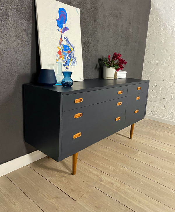 Eagle Remac dresser, view 2